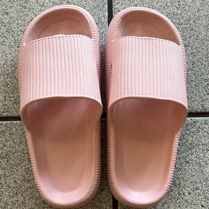 Brand new pillow slides!! Pale pink, Size 38-39 (8). NWOT!